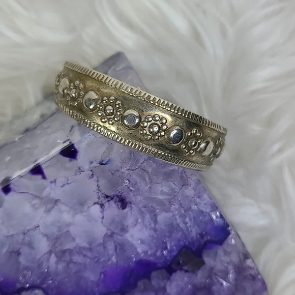 Vintage Cuff Bracelet Antique Silver Tone Layering Piece Unique Jewelry Eclectic - Picture 1 of 4